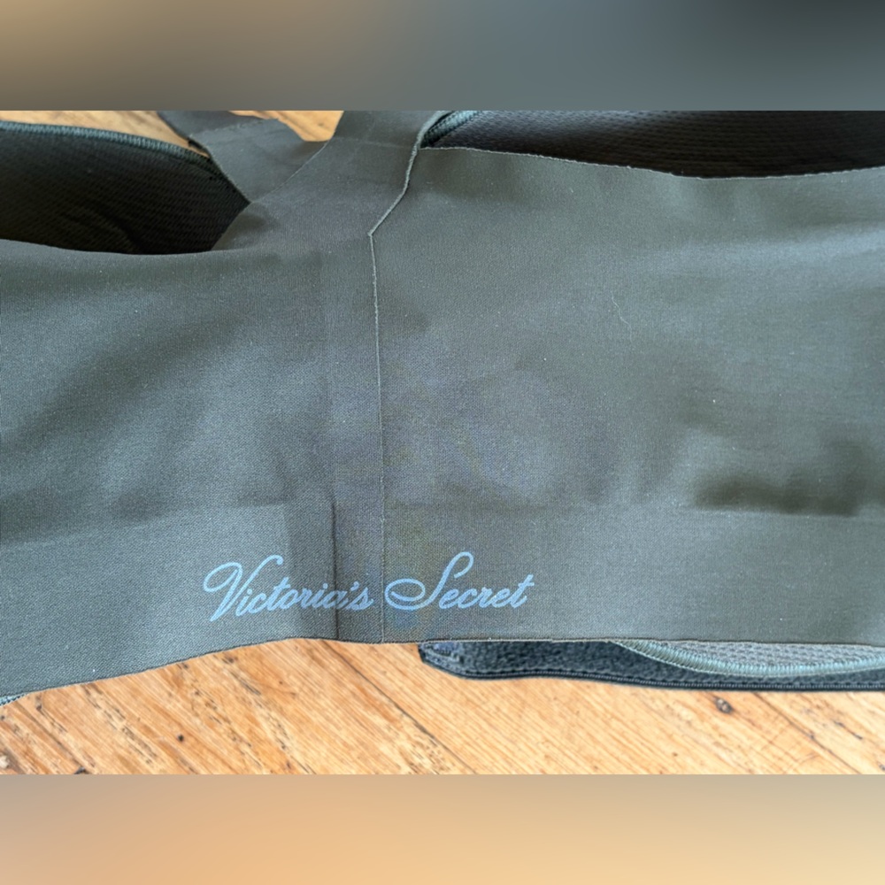 Victoria’s Secret incredible knockout ultra max Racerback sports bra 36D - Picture 7 of 8